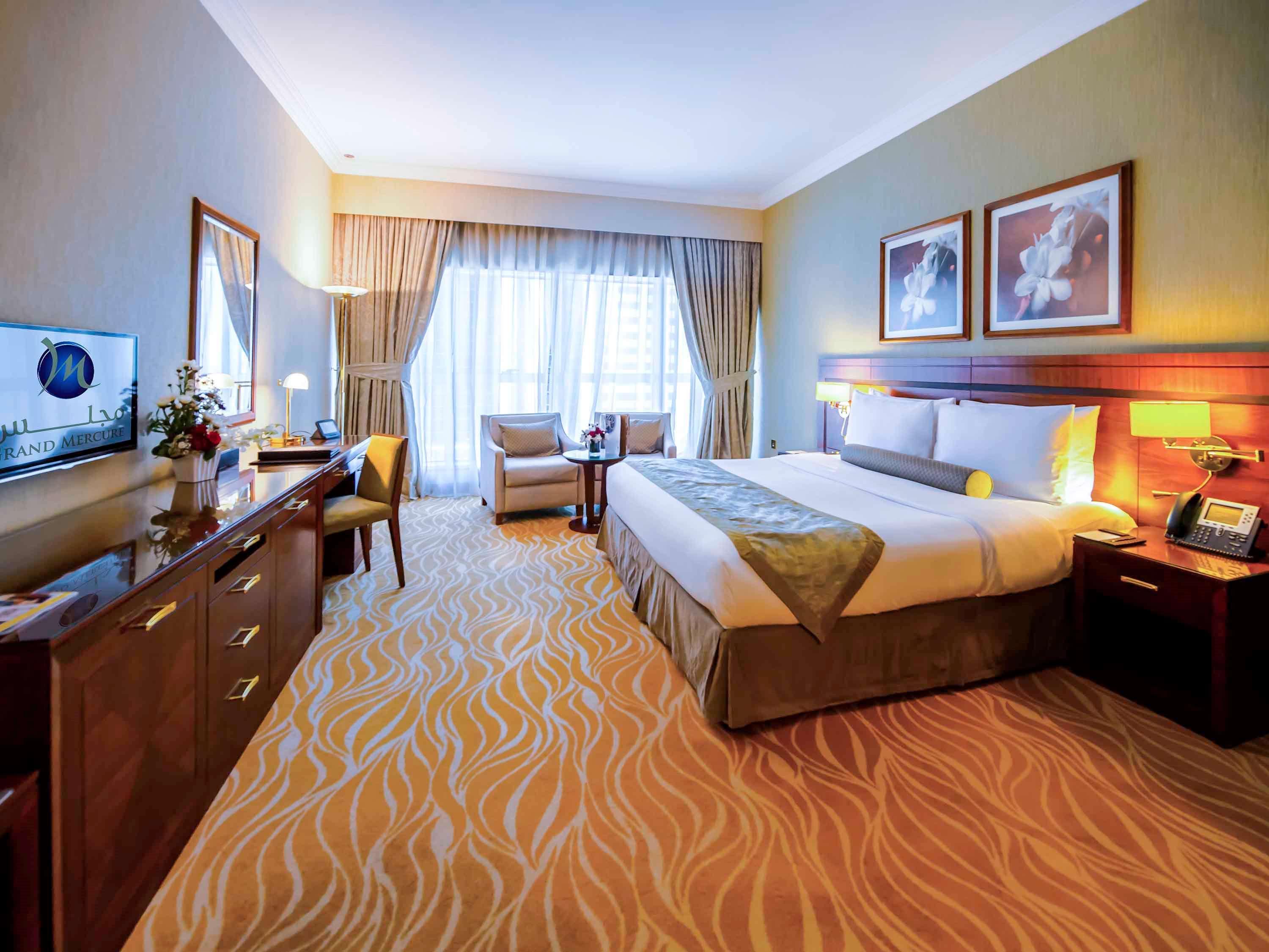 Grand Mercure Majlis Residences Abu Dhabi Luaran gambar A room at the Jumeirah Creekside Hotel