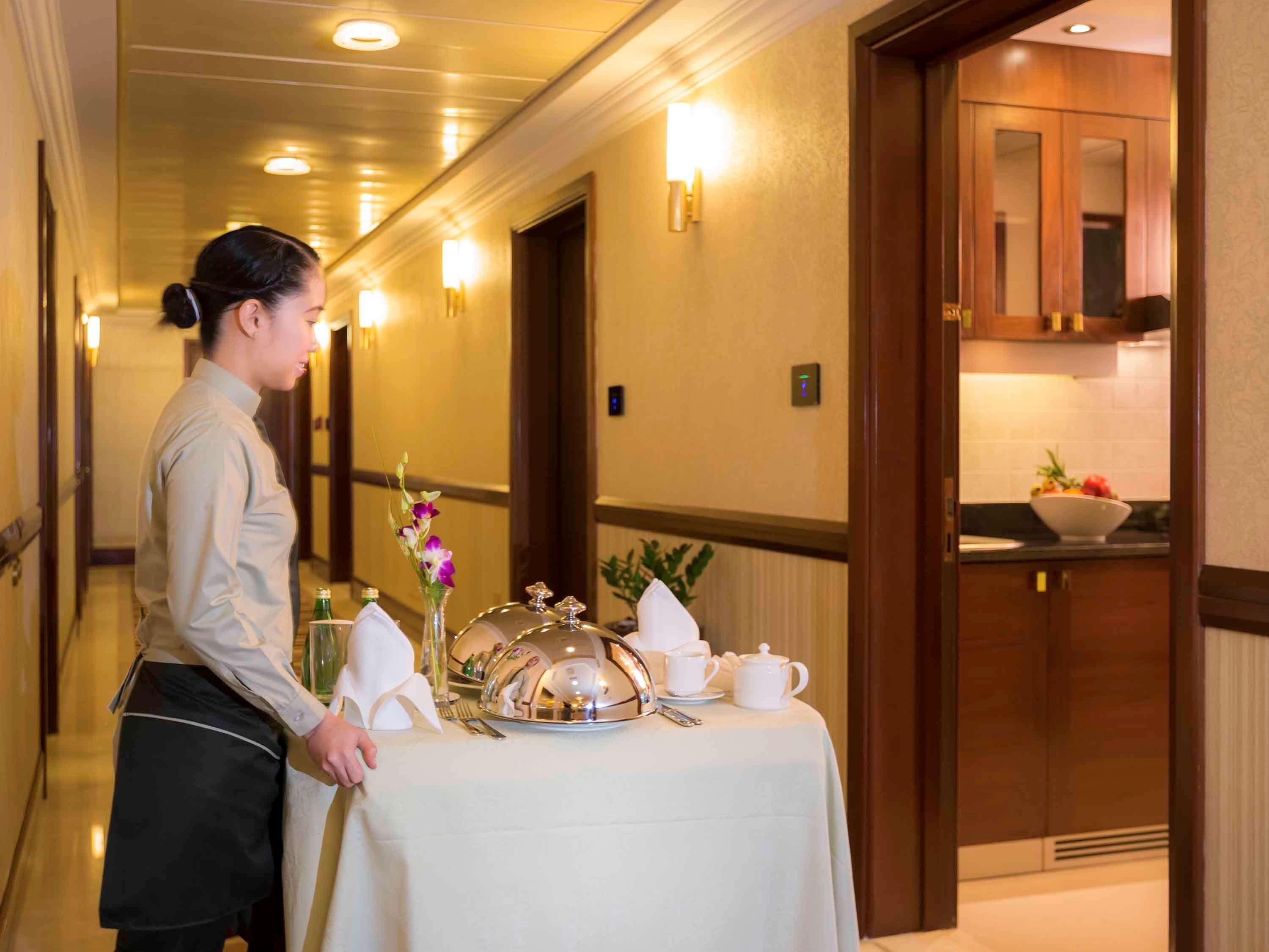 Grand Mercure Majlis Residences Abu Dhabi Luaran gambar Room service