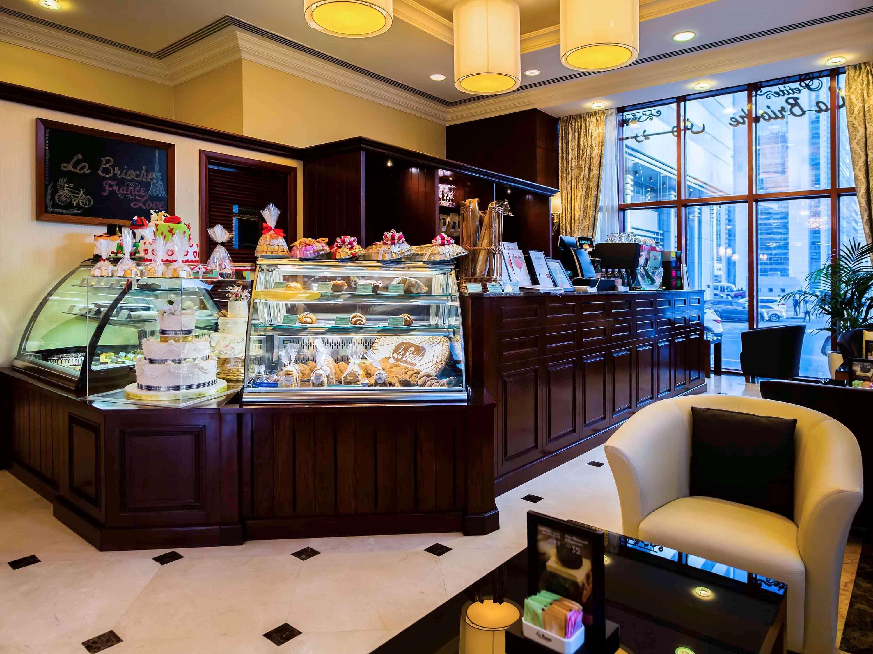 Grand Mercure Majlis Residences Abu Dhabi Luaran gambar The Café