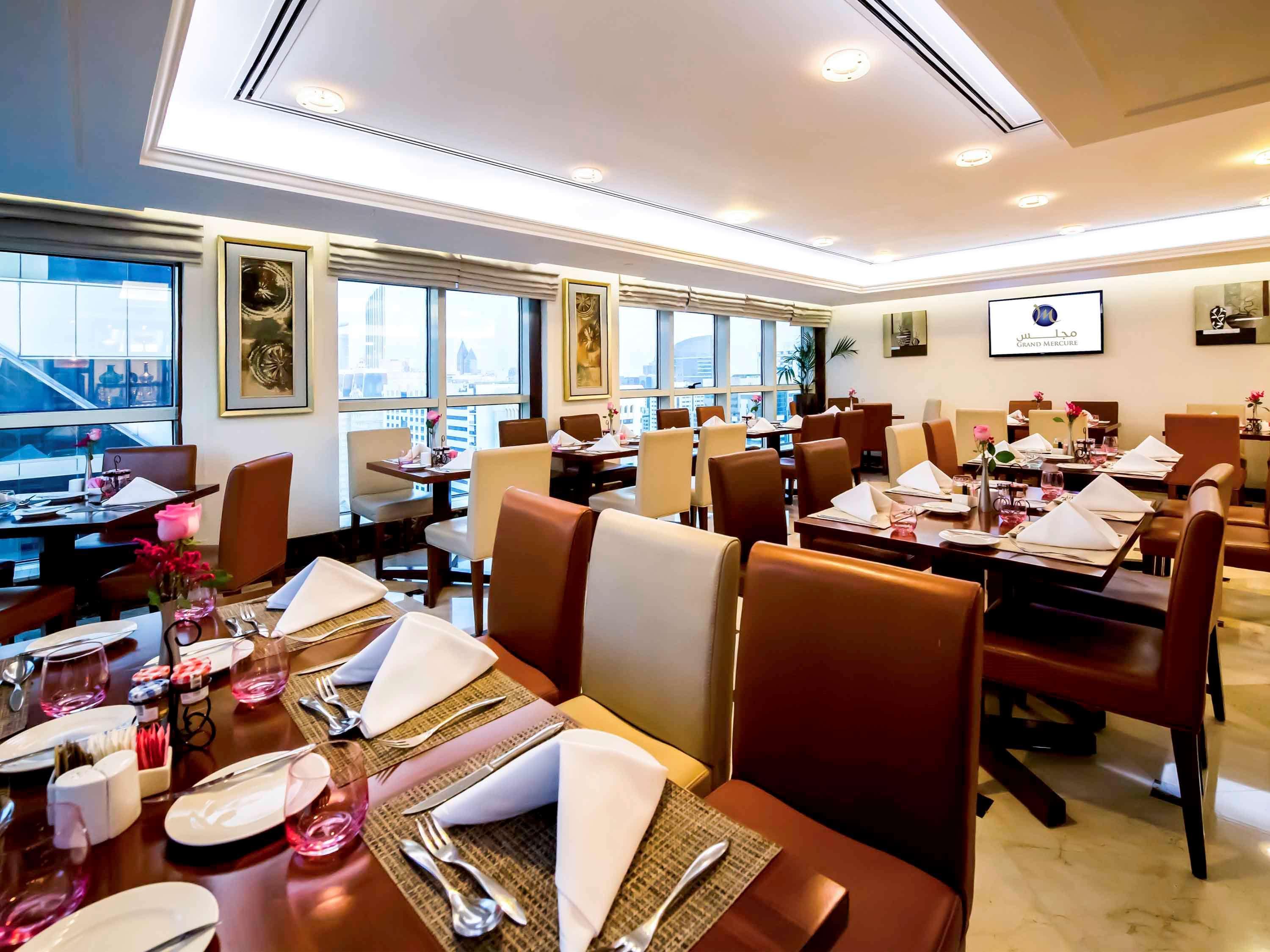 Grand Mercure Majlis Residences Abu Dhabi Luaran gambar The restaurant