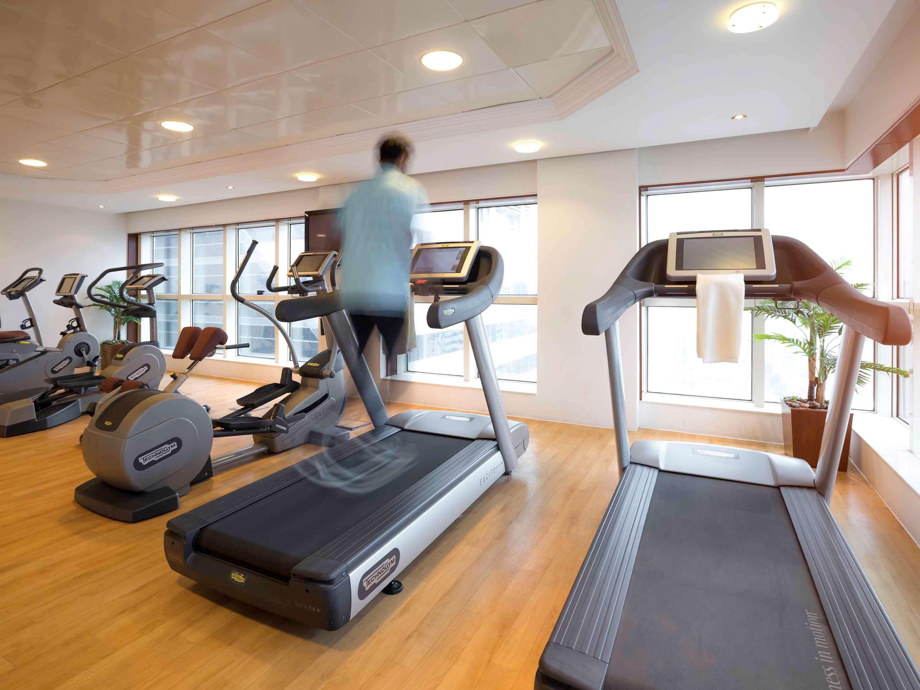Grand Mercure Majlis Residences Abu Dhabi Luaran gambar A treadmill