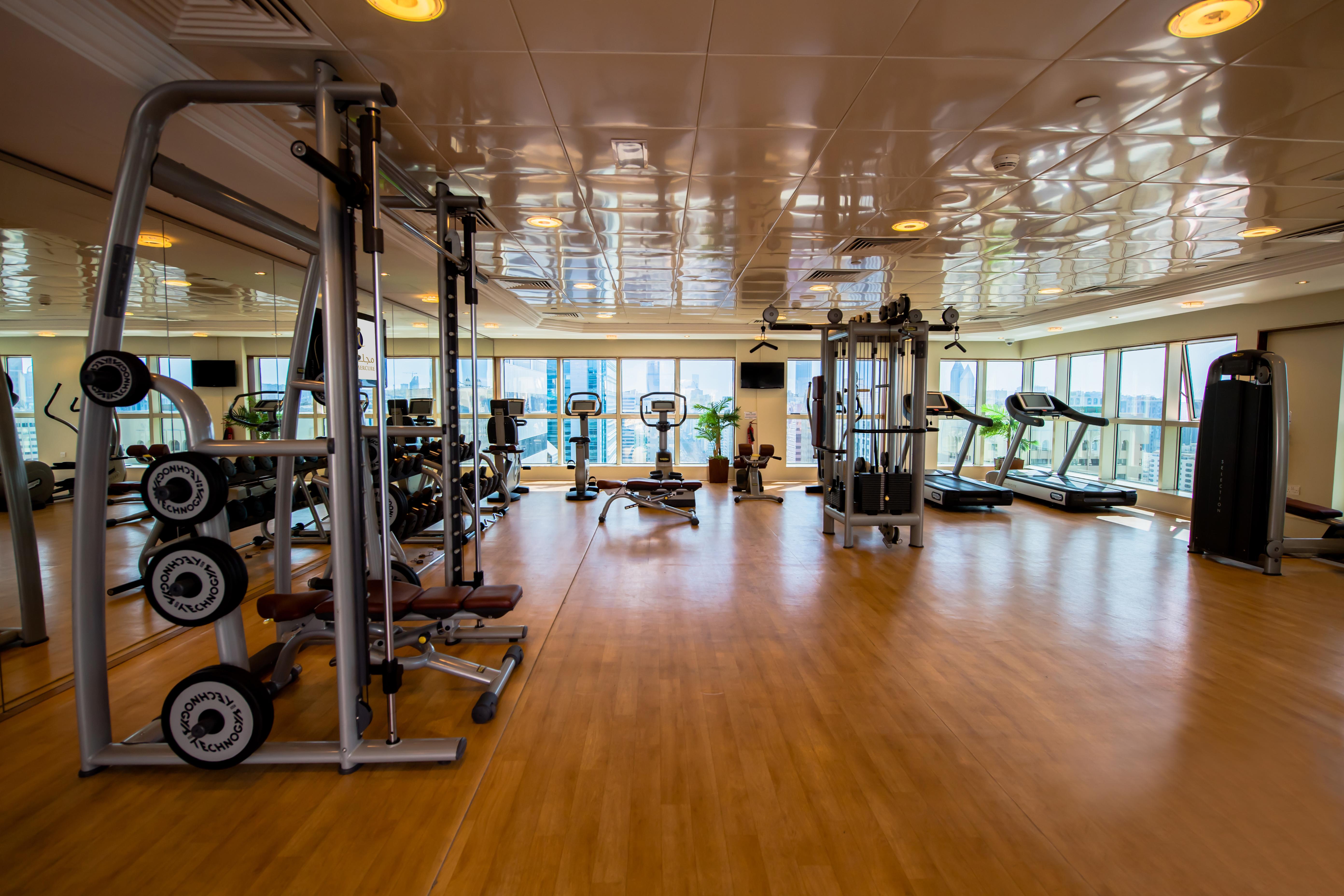 Grand Mercure Majlis Residences Abu Dhabi Luaran gambar A gym in a hotel